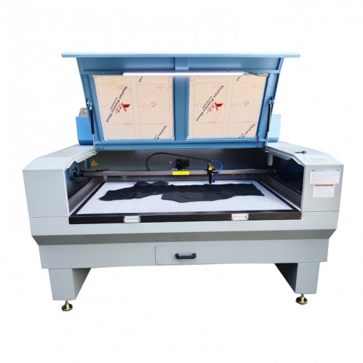 Laser cutting machine