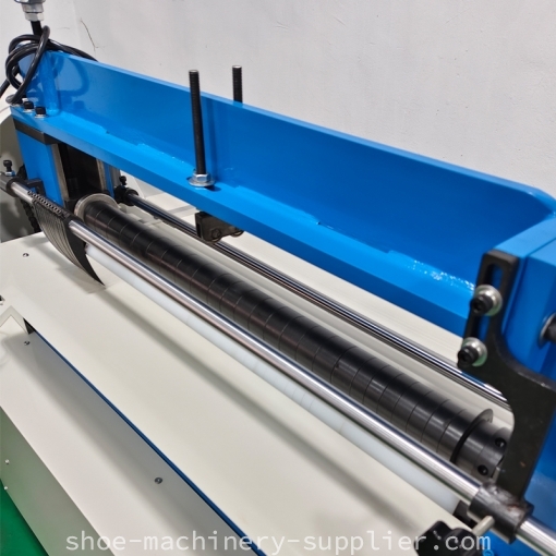 Belt slitting machine